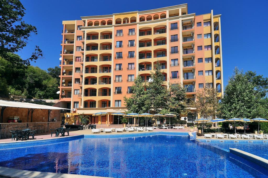 Kris Apartments At Paradise Green Park Zlate písky Exteriér fotografie